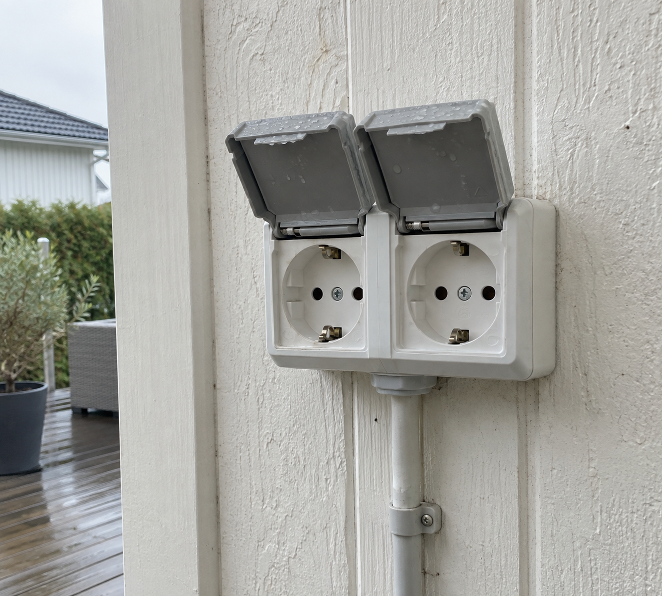 Outdoor Double Socket IP44